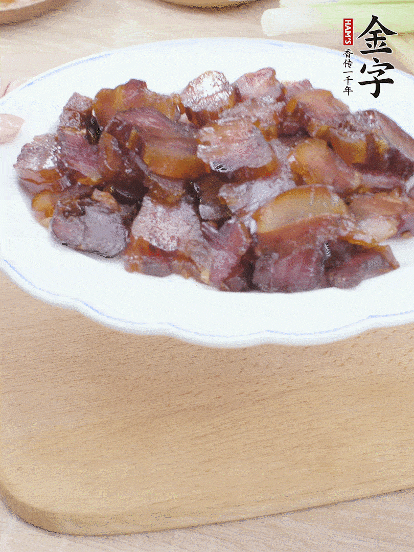 星耀国际
酱油肉水煮15分钟，切薄片。