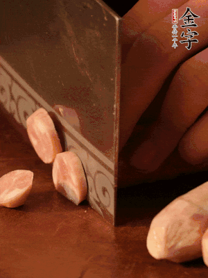 星耀国际
烤肠切圆片。